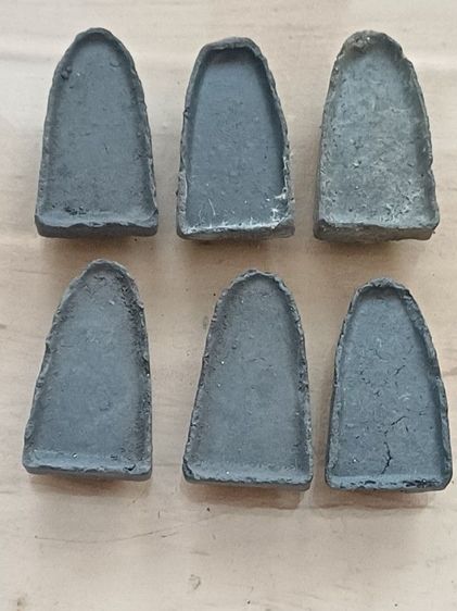 หลวงปู่ทวดเนื้อว่านรุ่นปลดหนี้ พศ 2539 รูปที่ 2