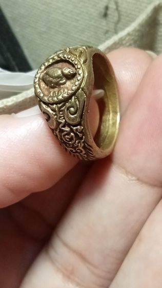 แหวนนกคุ้ม หลวงปู่มหาเจิม วัดสระมงคล นครปฐม เนื้อทองเหลืองผสม