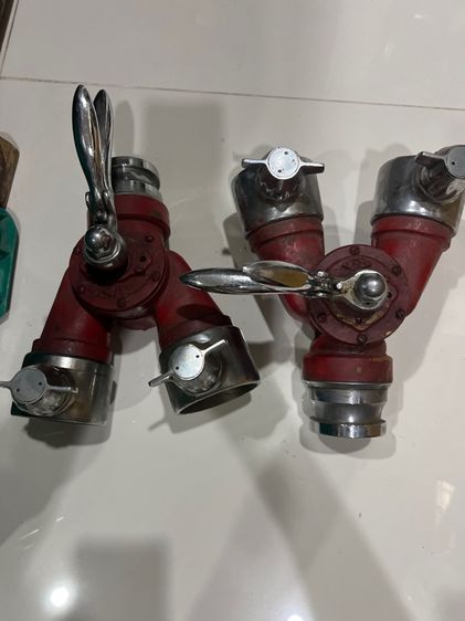 อื่นๆ ข้อต่อดับเพลิงสามทางทองเหลืองเก่าเก็บ