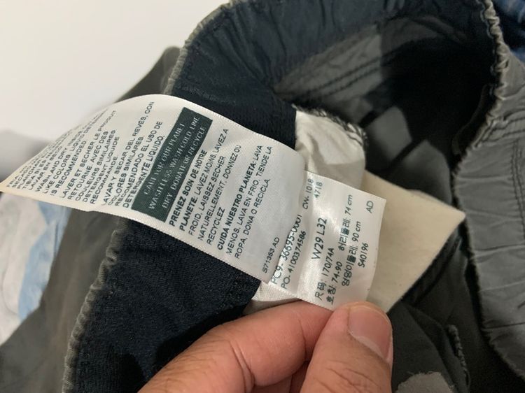 กางเกง SIGNATURE by LEVI แท้ 💯 size 74 cm เอวจริง 31-34 ใส่ได้ยาว 39 นิ้ว ปลายขา 7 นิ้ว สภาพดีสีเทา ดีเทลกระเป๋าข้างสวยยืดหยุ่นดีครับ รูปที่ 8