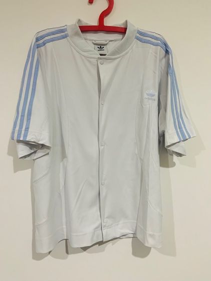 เสื้อ ADIDAS ORIGINAL แท้ 💯 size L ขนาดอก 22 ยาว 28 สภาพดีมาก ดีเทลสวย เนื้อผ้าดีมากใส่สบายครับ