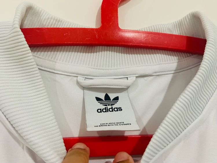 เสื้อ ADIDAS ORIGINAL แท้ 💯 size L ขนาดอก 22 ยาว 28 สภาพดีมาก ดีเทลสวย เนื้อผ้าดีมากใส่สบายครับ รูปที่ 3