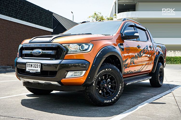 รถ Ford Ranger 2.2 Hi-Rider Wildtrak สี ส้ม