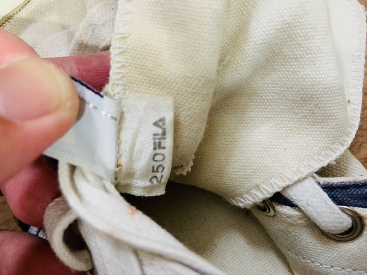 รองเท้า FILA เบอร์ 7 cm 25 คนเท้า 24.5-25.5 cm ใส่ได้ครับ สภาพดีมาก พื้นเต็ม ทรงสวย หายากน่าสะลมครับ รูปที่ 7