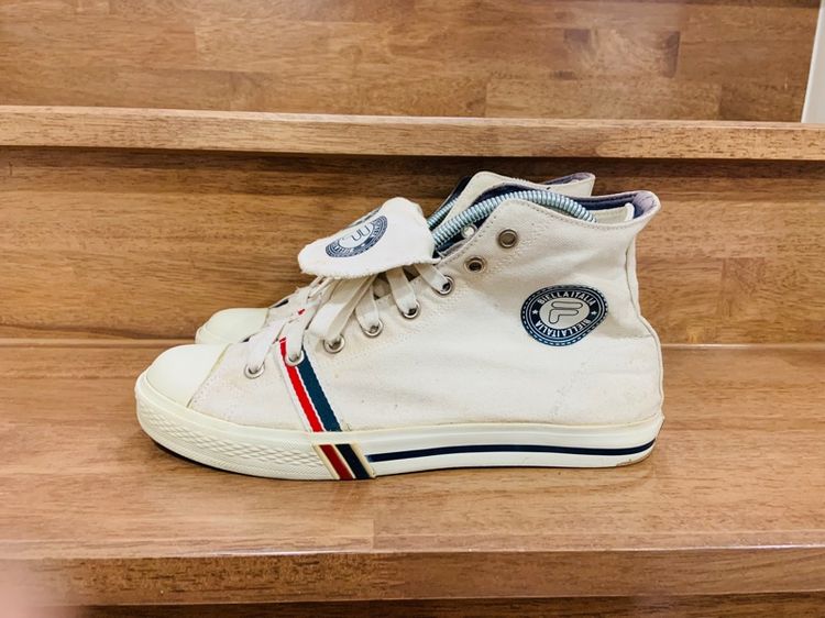 รองเท้า FILA เบอร์ 7 cm 25 คนเท้า 24.5-25.5 cm ใส่ได้ครับ สภาพดีมาก พื้นเต็ม ทรงสวย หายากน่าสะลมครับ รูปที่ 2