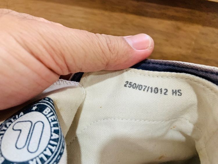 รองเท้า FILA เบอร์ 7 cm 25 คนเท้า 24.5-25.5 cm ใส่ได้ครับ สภาพดีมาก พื้นเต็ม ทรงสวย หายากน่าสะลมครับ รูปที่ 6