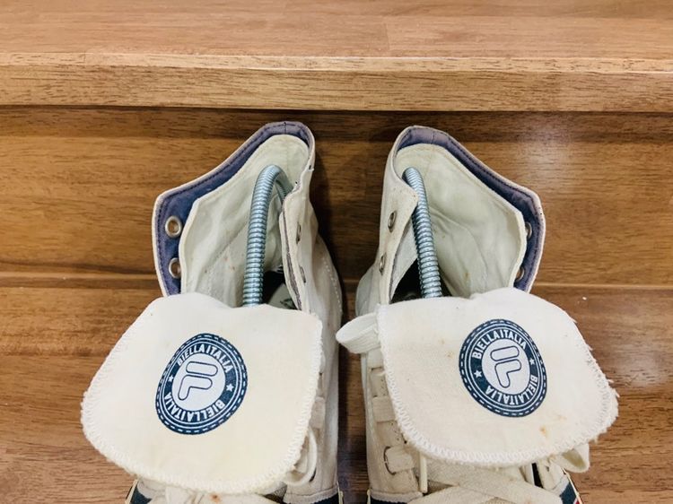 รองเท้า FILA เบอร์ 7 cm 25 คนเท้า 24.5-25.5 cm ใส่ได้ครับ สภาพดีมาก พื้นเต็ม ทรงสวย หายากน่าสะลมครับ รูปที่ 3
