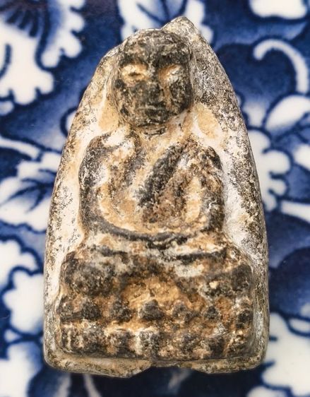 พระเนื้อว่านหลวงปู่ทวดพิมพ์พระรอดเนื้อแห้งเก่าค่ะ รูปที่ 11