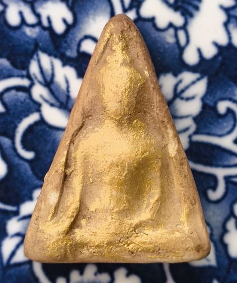 พระกรุพิมพ์พระนางพญาเนื้อดินเก่าค่ะ