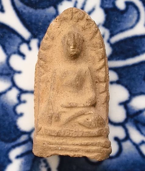 พระกรุเนื้อดินพิมพ์พระหลววพ่อโตวัดกระทิงเนื้อจัดค่ะ รูปที่ 11