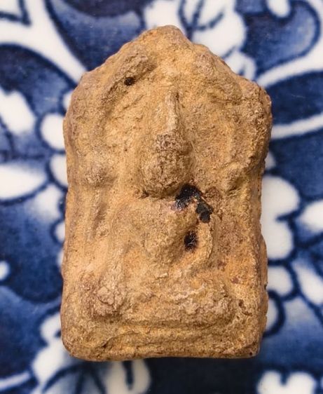 พระกรุเนื้อดินพิมพ์พระหลววพ่อโตวัดกระทิงเนื้อจัดค่ะ