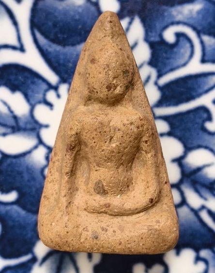 พระกรุเนื้อดินพิมพ์พระหลววพ่อโตวัดกระทิงเนื้อจัดค่ะ