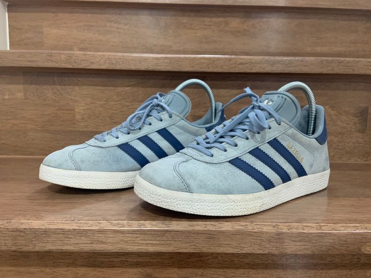 รองเท้าผ้าใบ อื่นๆ อื่นๆ ขนาดอื่น ๆ รองเท้า ADIDAS GAZELLE แท้ 💯 เบอร์ 38 cm 23.5 คนเท้า 23-24 cm ใส่ได้ครับ สภาพดีมาก พื้นเต็ม ดีเทลส้นสวย ทรงสวย หายากน่าสะลมครับ