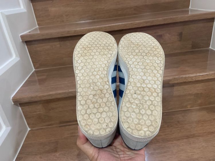 รองเท้า ADIDAS GAZELLE แท้ 💯 เบอร์ 38 cm 23.5 คนเท้า 23-24 cm ใส่ได้ครับ สภาพดีมาก พื้นเต็ม ดีเทลส้นสวย ทรงสวย หายากน่าสะลมครับ รูปที่ 7