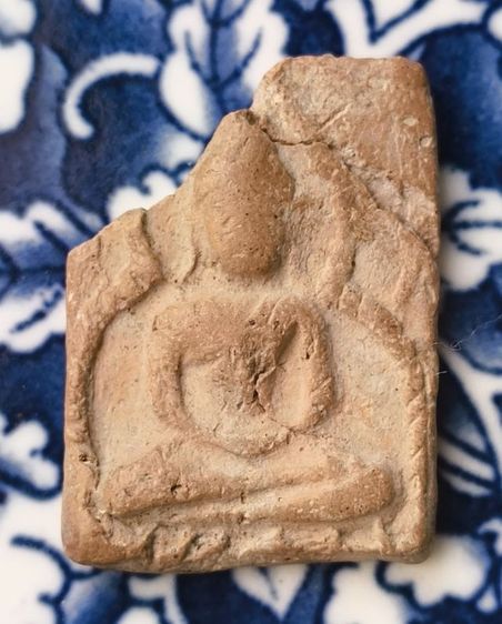 พระขุนแผนพรายกุมารเนื้อฟักทองหลวงปู่ทิมวัดระหารไร่เก่าค่ะ