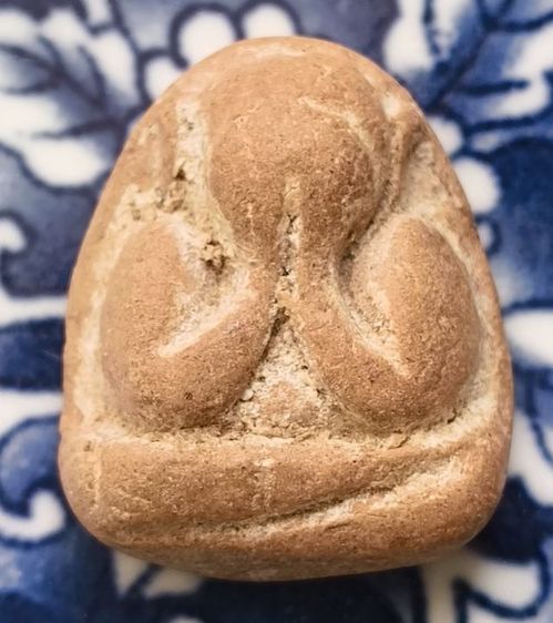 พระปิดตาปลดหนี้หลวงปู่โต๊ะเนื้อเก่าค่ะ รูปที่ 5