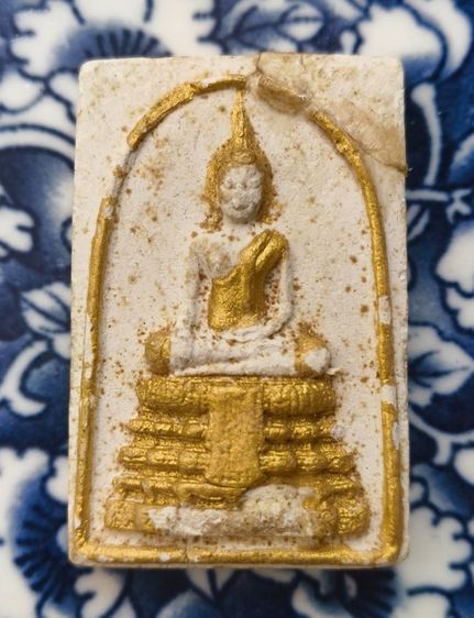 พระเกจิเนื้อผงพิมพ์พระชินราชหลวงพ่อฤาษีลิงดำแห้งเก่าค่ะ รูปที่ 3