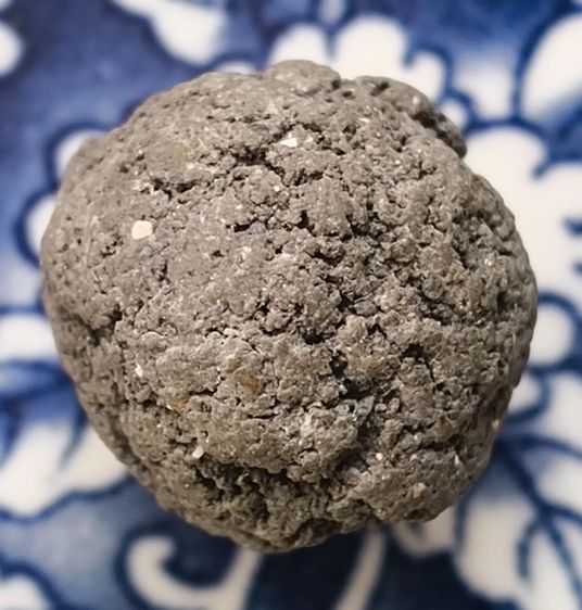 พระลูกอมเนื้อผงเก่าแห้งค่ะ รูปที่ 3