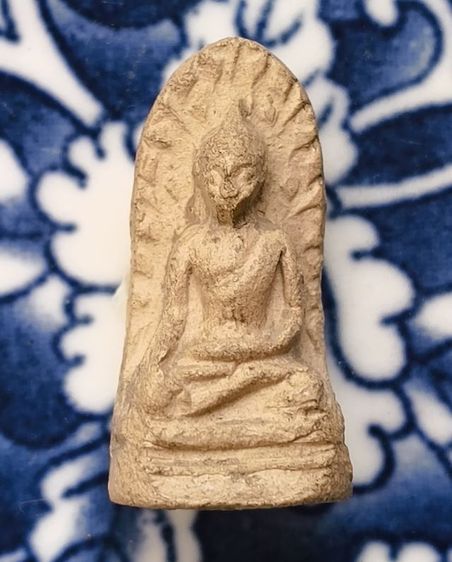 พระกรุเนื้อดินพิมพ์พระรอดเนื้อเก่าค่ะ