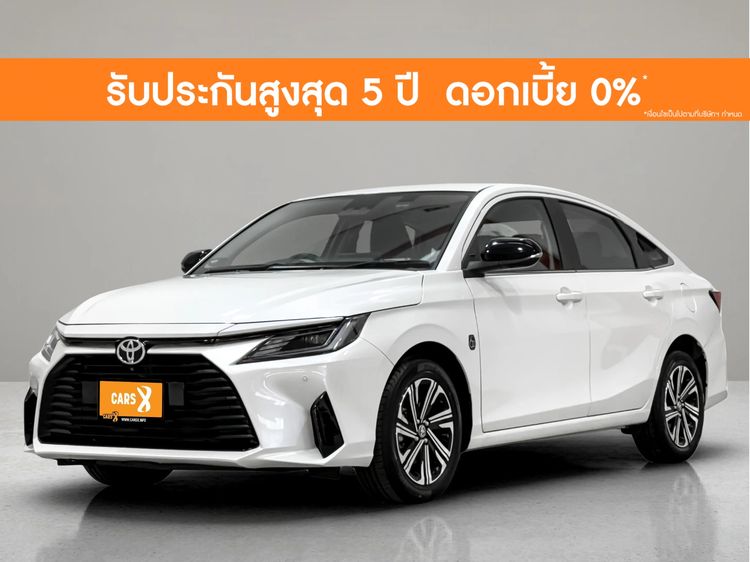 รถ Toyota Yaris ATIV 1.2 Premium Luxury สี ขาว