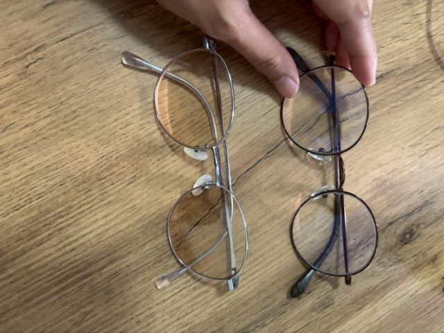 ขายถูก แว่นกรองแสงอย่างดี ลดจาก 2,200 ป้องกันแสงจอคอม แสงหน้าจอมือถือ และออกแดดแสงจ้า กันแดดปรับตัดลดเพิ่มแสงได้เองอัตโนมัติ