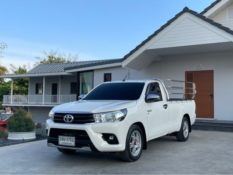 รถ Toyota Hilux Revo 2.8 J Plus สี ขาว