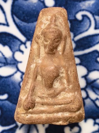 พระไพรีพินาศปี2530เนื้อผงเก่าค่ะ(มีกล่อง)