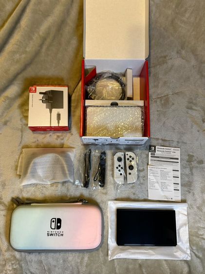 เครื่องเกมส์นินเทนโด  🎮 Nintendo Switch OLED เครื่องสวย อุปกรณ์ครบกล่อง