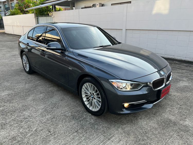 BMW Series 3 2013 320d Sedan ดีเซล เกียร์อัตโนมัติ เทา รูปที่ 3