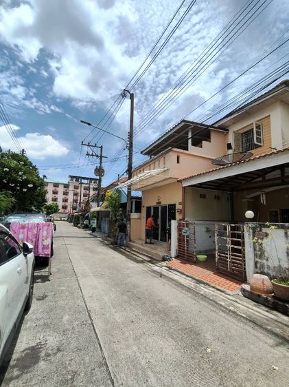 มีบางส่วน 🏡 ขายทาวน์เฮ้าส์ 2 ชั้น หมู่บ้านสวัสดี – สายไหม หทัยราษฎร์ 2
 ราคา 1,690,000 บาท
 ทำเลดี เดินทางสะดวก สนใจ 0819181062
 รูปที่ 4