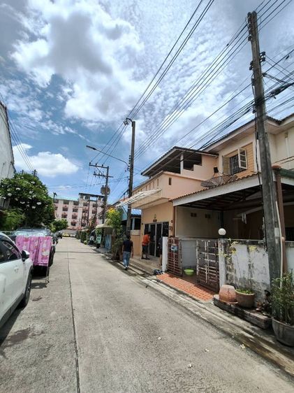 🏡 ขายทาวน์เฮ้าส์ 2 ชั้น หมู่บ้านสวัสดี – สายไหม หทัยราษฎร์ 2
 ราคา 1,690,000 บาท
 ทำเลดี เดินทางสะดวก สนใจ 0819181062
