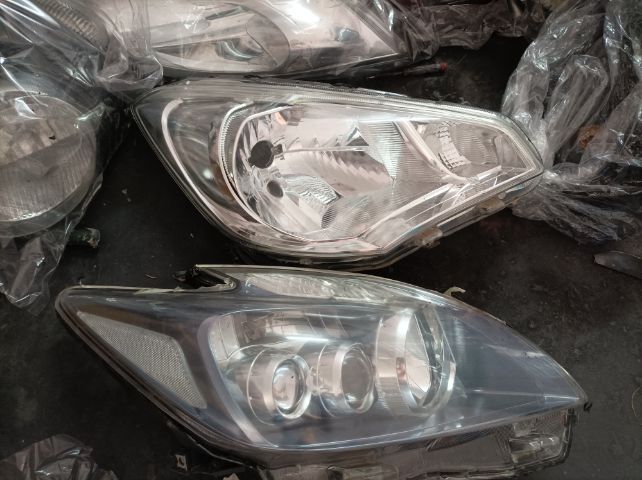 ไฟหน้า สีฟ้า แอลอีดี prius