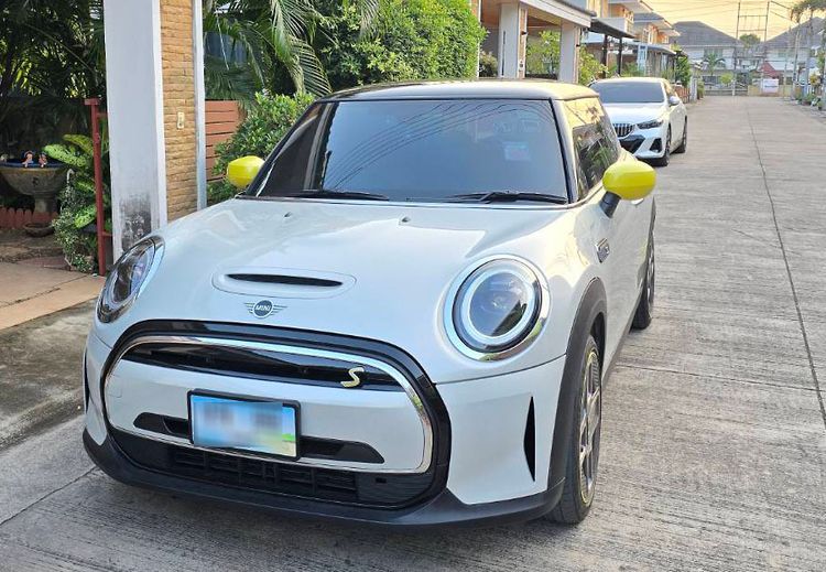 รถ Mini Hatch Cooper SE สี เทา
