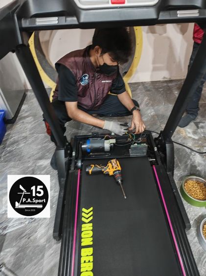 ช่างเปลี่ยนมอเตอร์ เปลี่ยนสายพานลู่วิ่งไฟฟ้าMerrira ช่างซ่อมลู่วิ่งไฟฟ้านิมิตรใหม่40 ซ่อมได้ทุกรุ่น ทุกยี่ห้อ ทุกอาการ บริการถึงบ้านท่านทั่วไทย


 รูปที่ 3