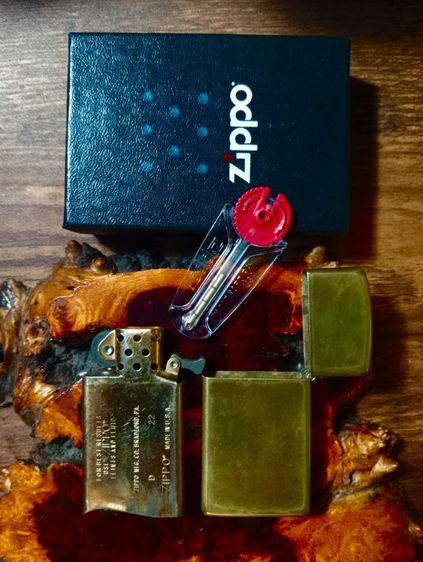 USA..ไฟแช็ค zippo แท้เนื้อทองเหลือง,เข็มขัดหนังวัวแท้หัวทองเหลืองเพรทเงิน..สภาพเยี่ยม รูปที่ 14