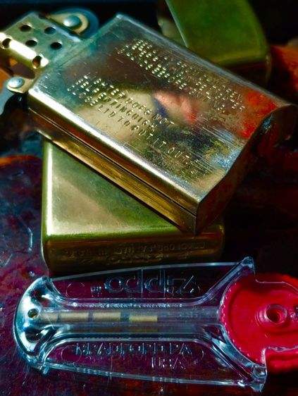 USA..ไฟแช็ค zippo แท้เนื้อทองเหลือง,เข็มขัดหนังวัวแท้หัวทองเหลืองเพรทเงิน..สภาพเยี่ยม รูปที่ 11