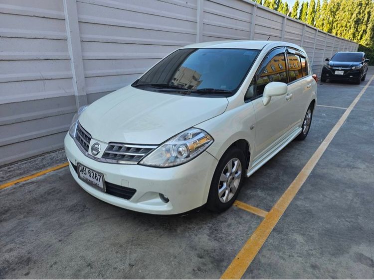 Nissan Tiida 2011 1.8 G Sedan เบนซิน ไม่ติดแก๊ส เกียร์อัตโนมัติ ขาว รูปที่ 2