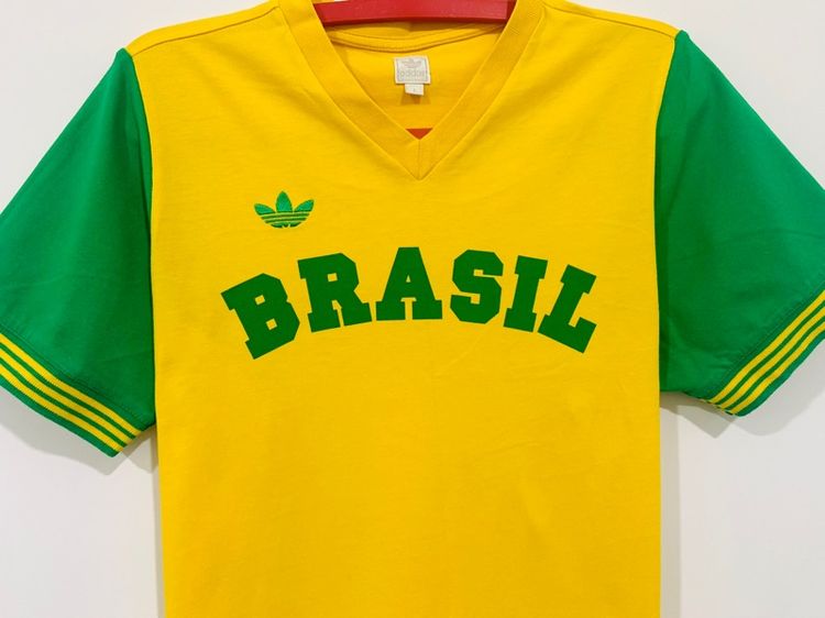 เสื้อยืด ADIDAS แท้ 💯 size L วัดจริงขนาด อก 21 ยาว 27 นิ้ว สภาพดีมาก สีเหลืองสด ดีเทลสวย ทรงสวย รายละเอียดดีมาก หายากน่าสะสมครับ รูปที่ 2