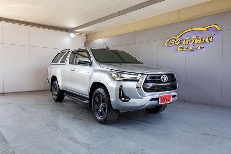 รถ Toyota Hilux Revo Smart Cab 2.4 Mid Prerunner สี เทา