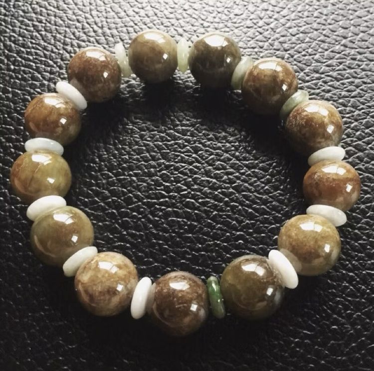 Imperial Jade หยกจักรพรรดิ สร้อยข้อมือหิน ขนาด 13 MM. ส่งฟรีพร้อมแพ็คเกจกล่องสีทอง รูปที่ 3