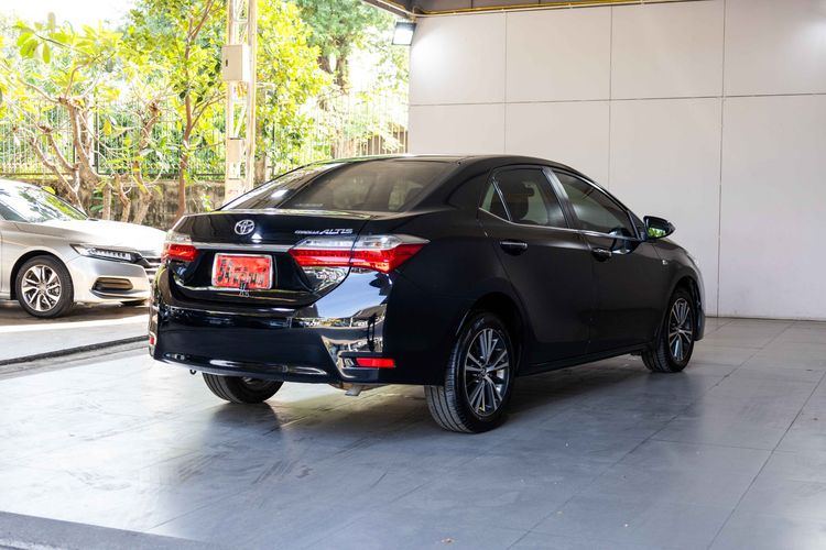 Toyota Altis 2018 1.8 E Sedan เบนซิน ไม่ติดแก๊ส เกียร์อัตโนมัติ ดำ รูปที่ 4