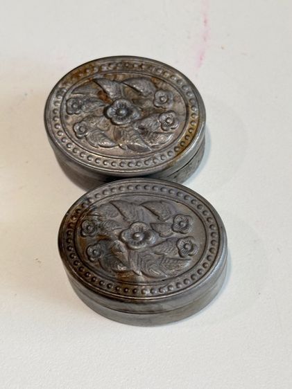 สีผึ้งหลวงพ่อเดิม ตลับคล้ายเงิน ตามรูป2ชุด 500บาท รูปที่ 2