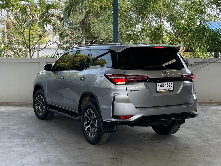 Toyota Fortuner 2022 2.4 G Utility-car ดีเซล ไม่ติดแก๊ส เกียร์อัตโนมัติ บรอนซ์เงิน รูปที่ 4
