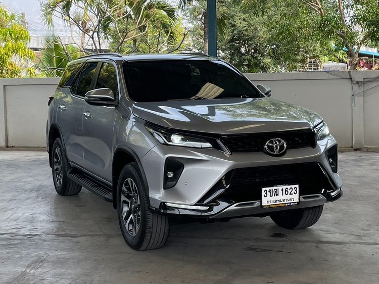 Toyota Fortuner 2022 2.4 G Utility-car ดีเซล ไม่ติดแก๊ส เกียร์อัตโนมัติ บรอนซ์เงิน รูปที่ 3