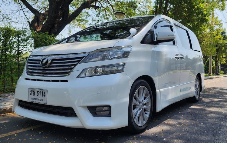 รถ Toyota Vellfire 2.4 V สี ขาว