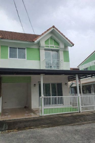 ใช่ ขายบ้านด่วนนน 