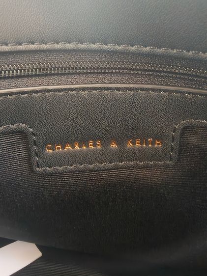 กระเป๋า Charles Keith สีดำ อะไหล่ทอง มือสอง ห้อยป้าย ใหม่มาก ส่งฟรี รูปที่ 16