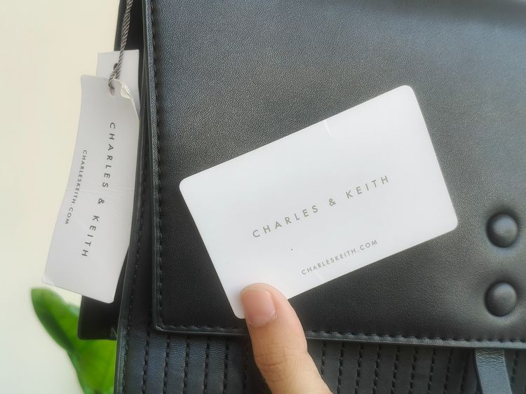 กระเป๋า Charles Keith สีดำ อะไหล่ทอง มือสอง ห้อยป้าย ใหม่มาก ส่งฟรี รูปที่ 5