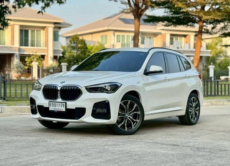 รถ BMW X1 2.0 sDrive20d M Sport สี ขาว