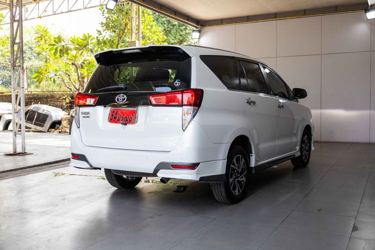 Toyota Innova 2022 2.8 Crysta Utility-car ดีเซล ไม่ติดแก๊ส เกียร์อัตโนมัติ ขาว รูปที่ 4